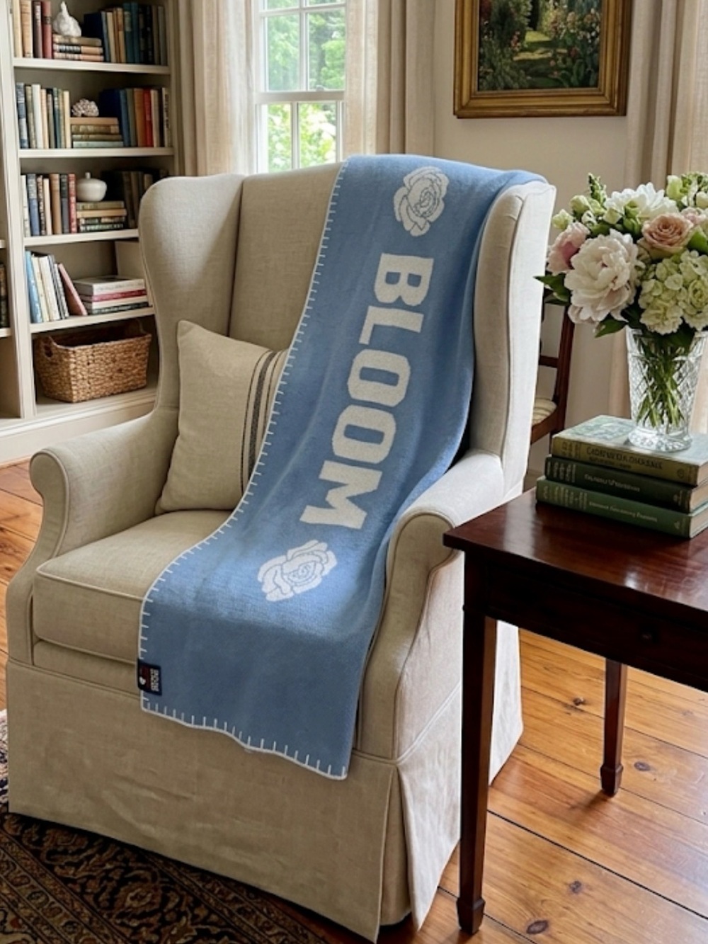 NWT Town Pride 60x60 BLOOM Light with Hydrangeas Knit Throw Blanket